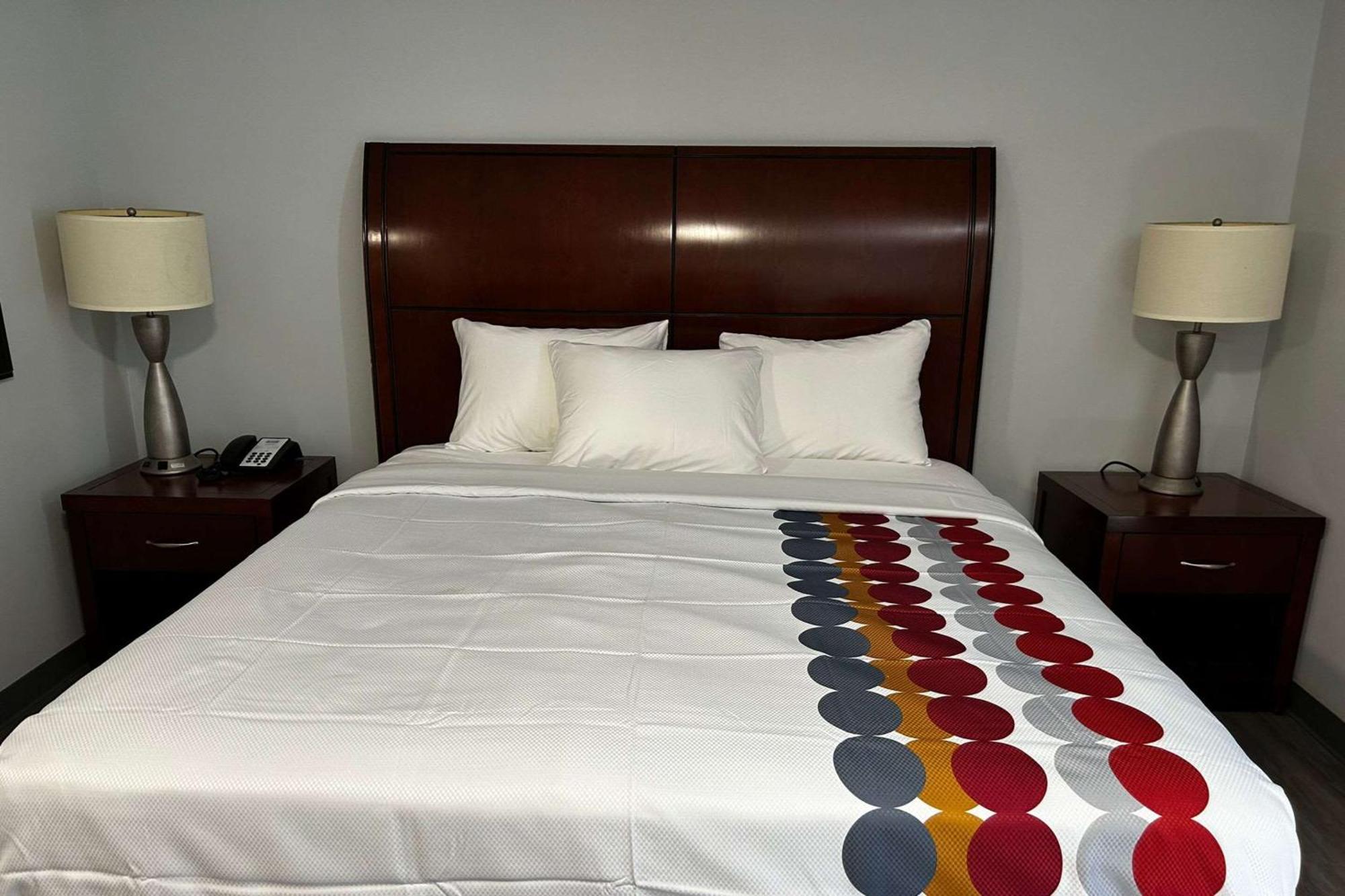 Rodeway Inn Clemmons - Winston-Salem Area ภายนอก รูปภาพ